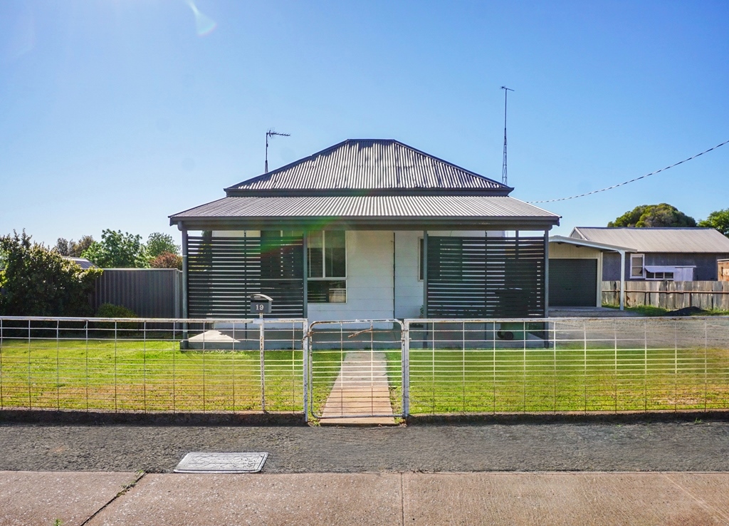 19 Perseverance St, West Wyalong, NSW 2671