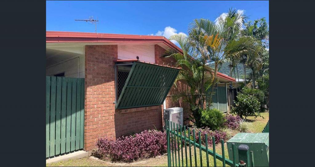 17 Long St, Mooroobool, QLD 4870
