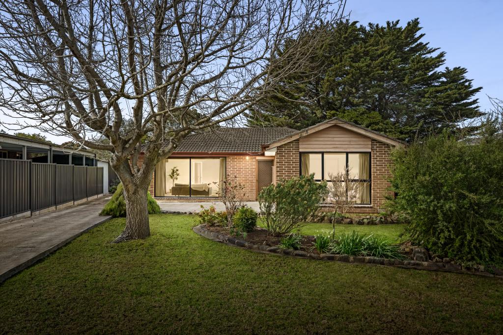 16 Cavendish Dr, Deer Park, VIC 3023