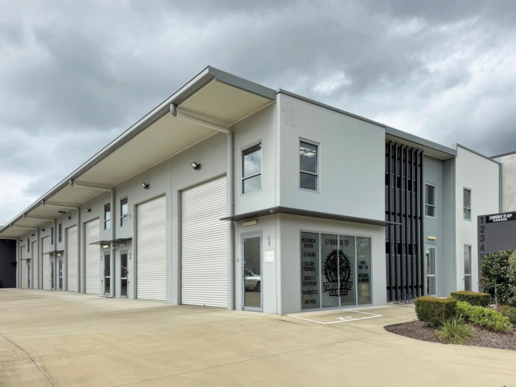 18 Lenco Cres, Landsborough, QLD 4550