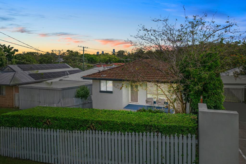 6 HURD TCE, MORNINGSIDE, QLD 4170