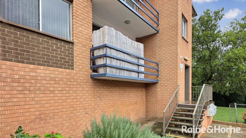 4/106 HENDERSON RD, CRESTWOOD, NSW 2620