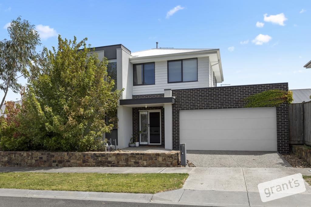 4 Anvil Way, Clyde North, VIC 3978