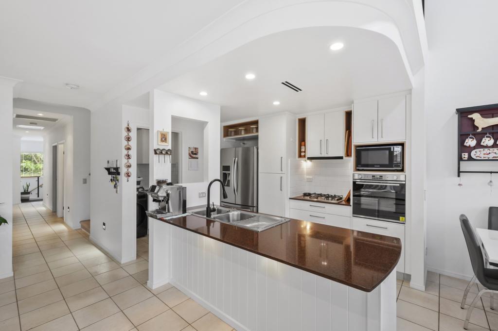 2082/1 The Vistas Dr, Carrara, QLD 4211