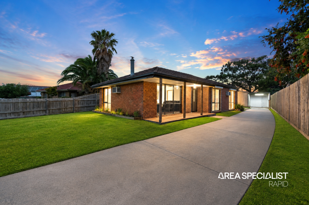 31 STRONG DR, HAMPTON PARK, VIC 3976