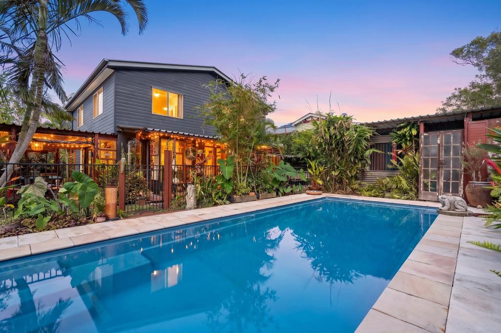112 Biggs Ave, Beachmere, QLD 4510