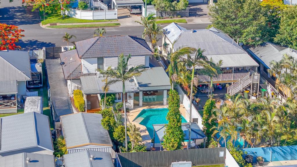129 MANSON RD, HENDRA, QLD 4011