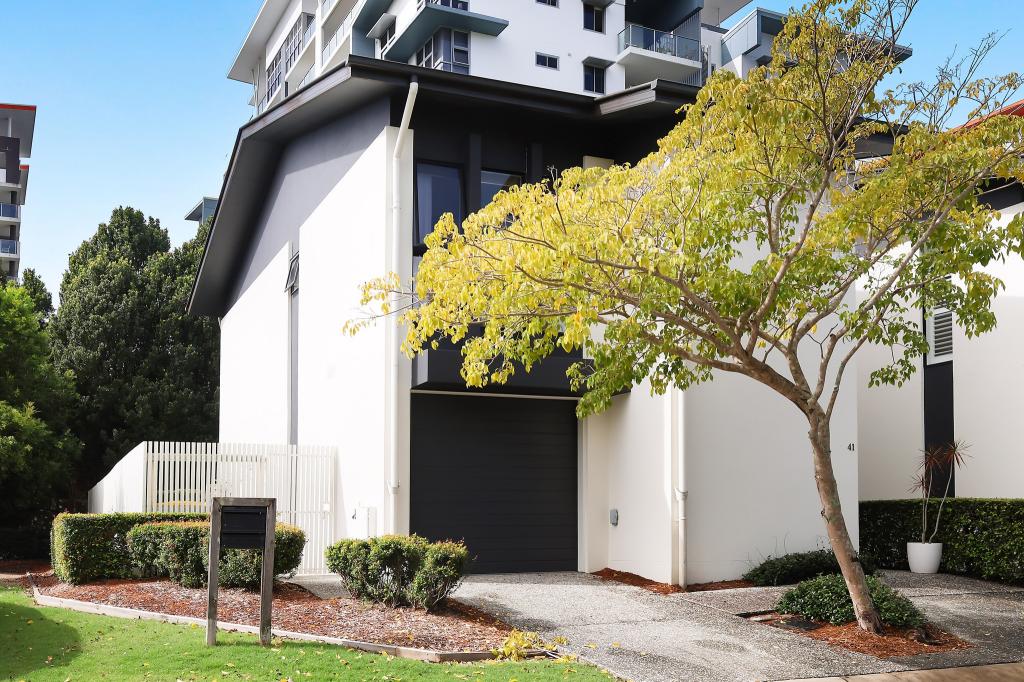 41 Easthill Dr, Robina, QLD 4226