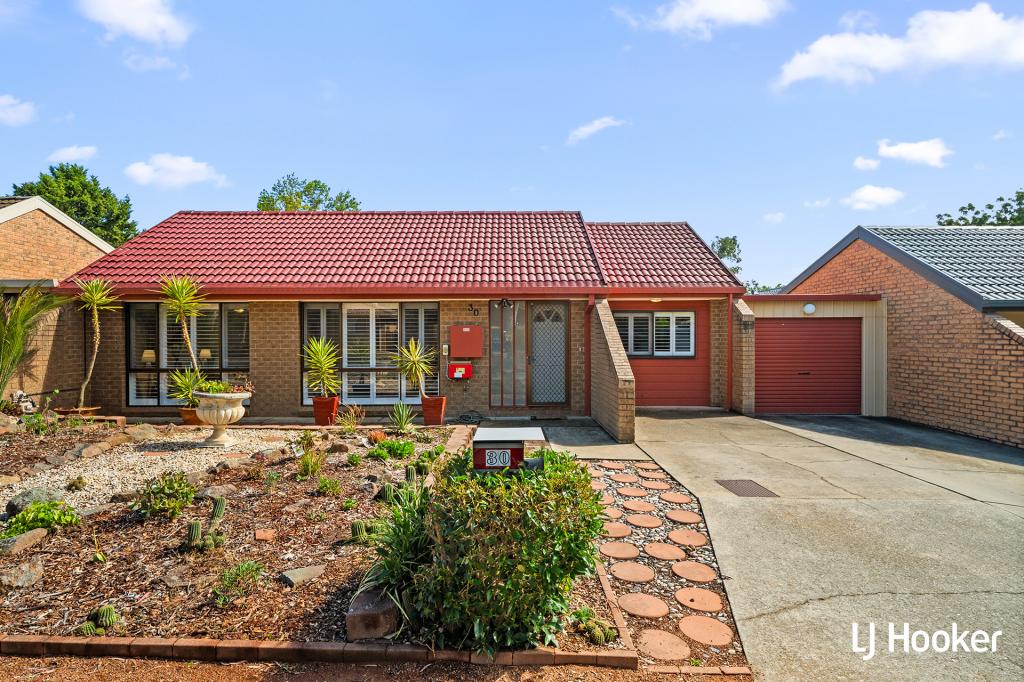 30 Dorrit Black Cres, Lyneham, ACT 2602