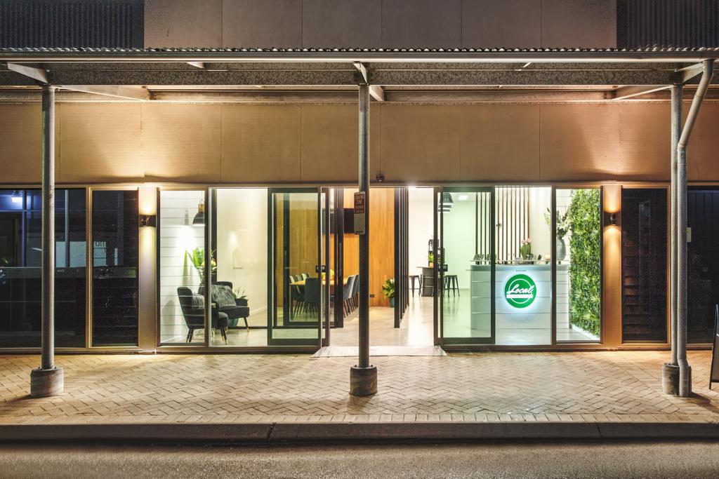 2/9 JOHN LUND DR, HOPE ISLAND, QLD 4212