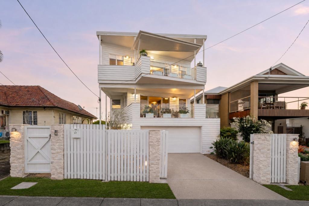 27 Arnold St, Manly, QLD 4179