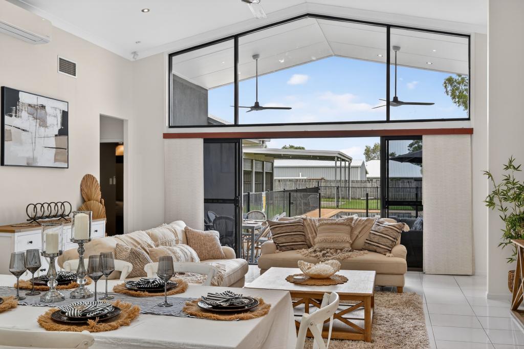 24 Shoalmarra Dr, Mount Low, QLD 4818