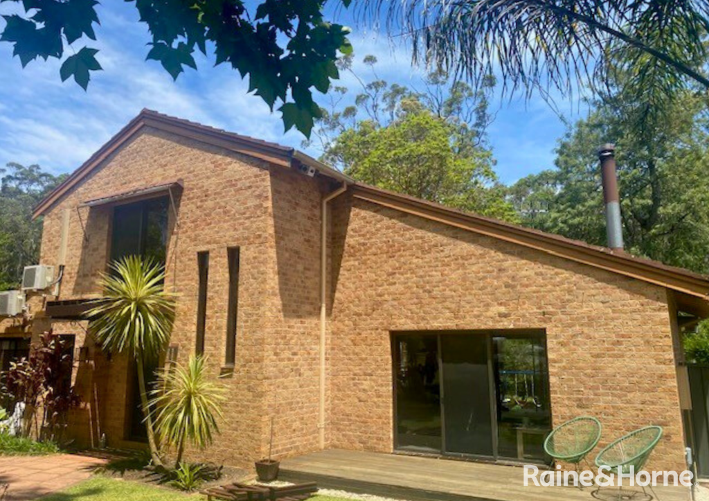18 Cocos Palm Dr, Bomaderry, NSW 2541