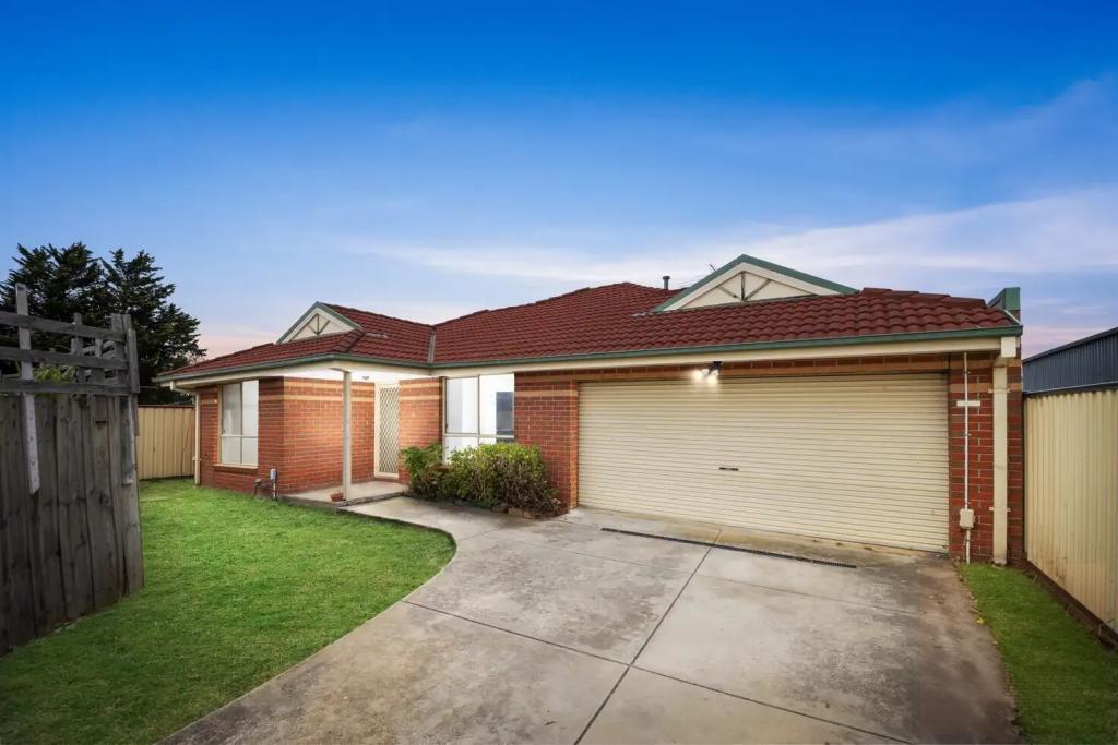 2/62 Millawa Ave, St Albans, VIC 3021