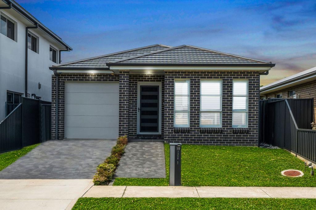 19 Pacer St, Austral, NSW 2179