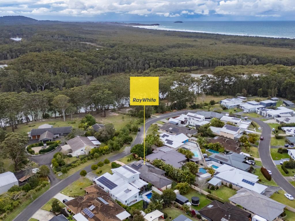 18 Tidal Cres, Moonee Beach, NSW 2450