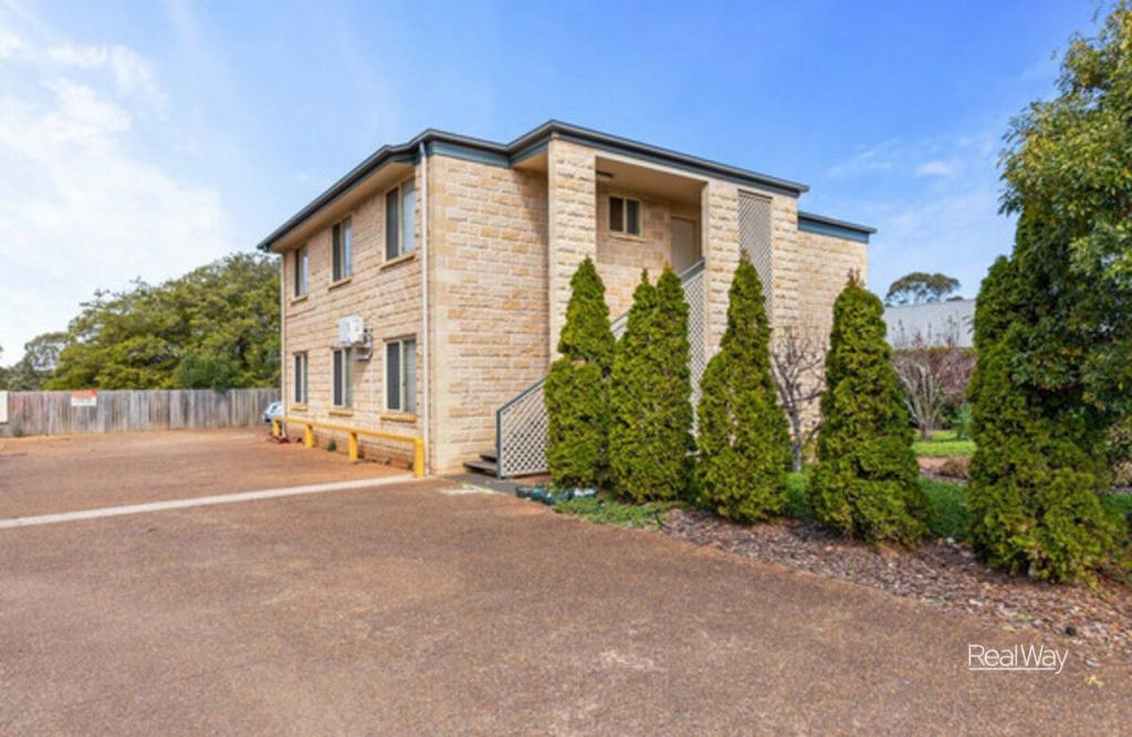 17/9 Uniplaza Ct, Kearneys Spring, QLD 4350