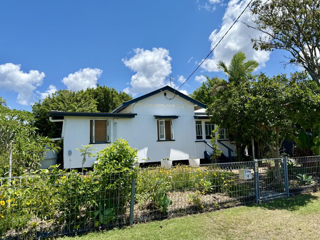 48 DAYMAN ST, URANGAN, QLD 4655