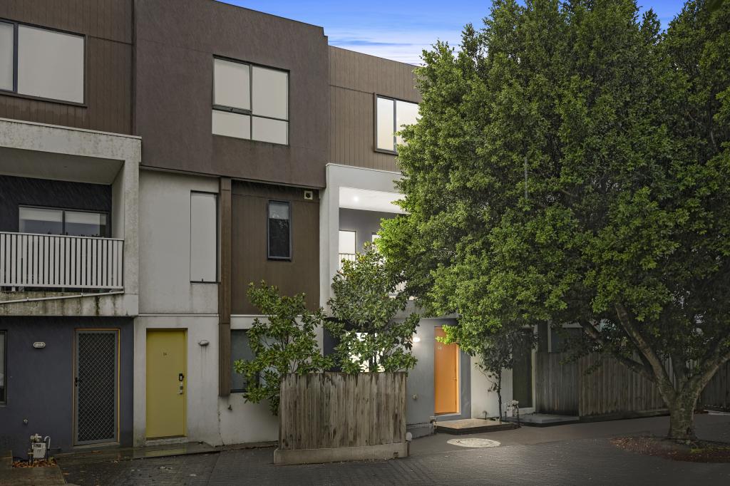 25/11 TROWARD HARVEY WAY, CRAIGIEBURN, VIC 3064