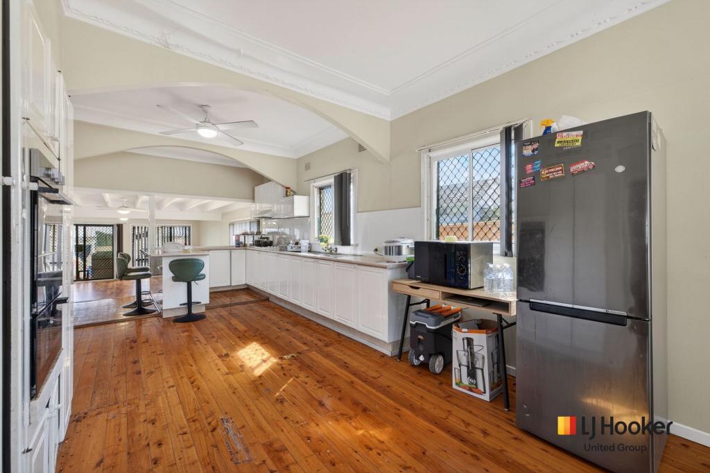 1 Stewart St, Campbelltown, NSW 2560