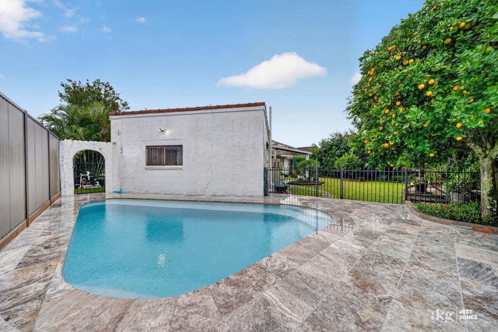 34 Schweitzer St, Mount Warren Park, QLD 4207