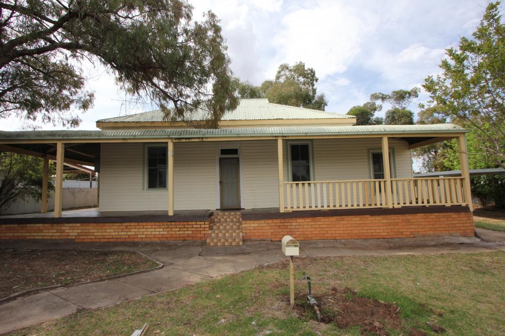 17 Roslyn St, Narrandera, NSW 2700