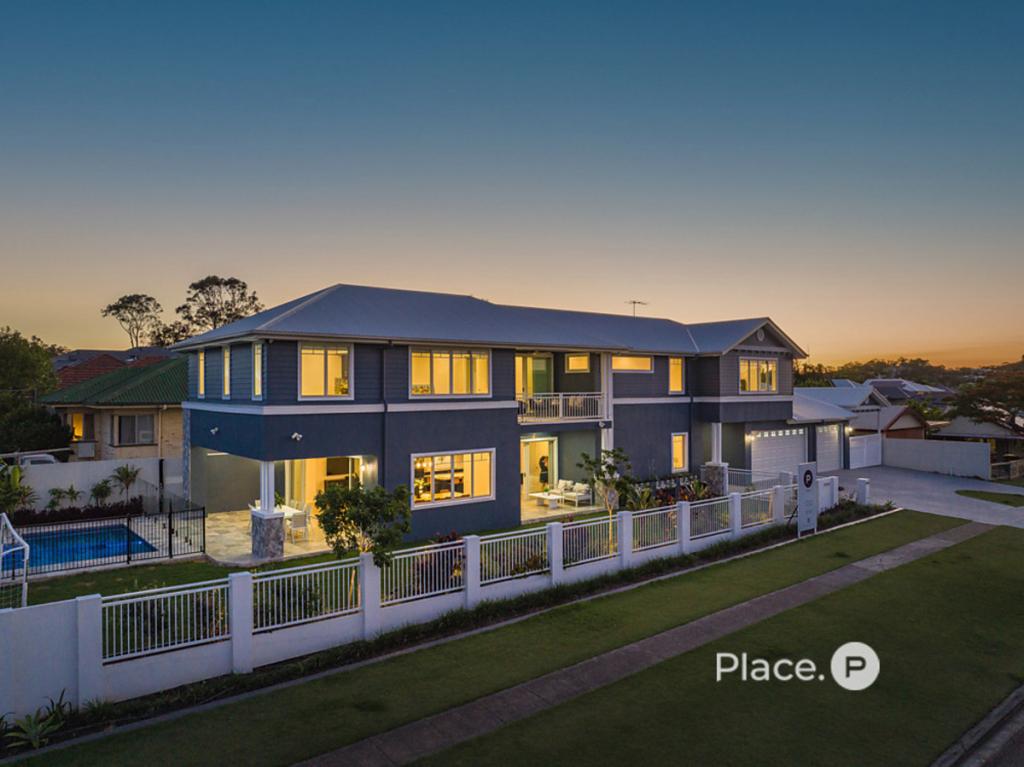 19 Montfort St, Cannon Hill, QLD 4170