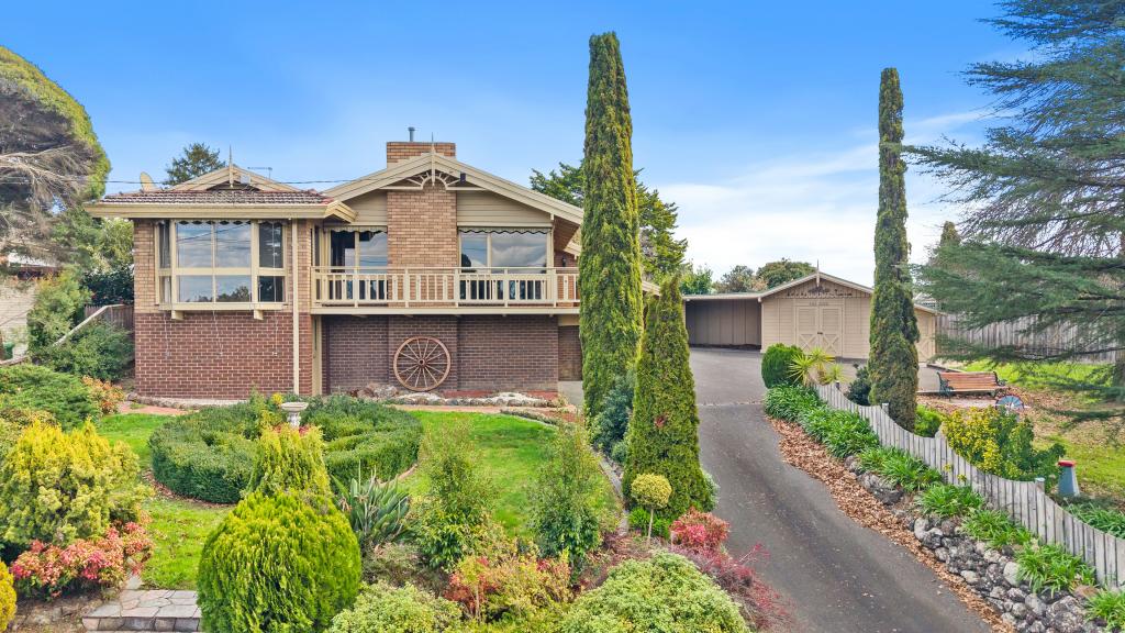 37 Roseman Rd, Chirnside Park, VIC 3116