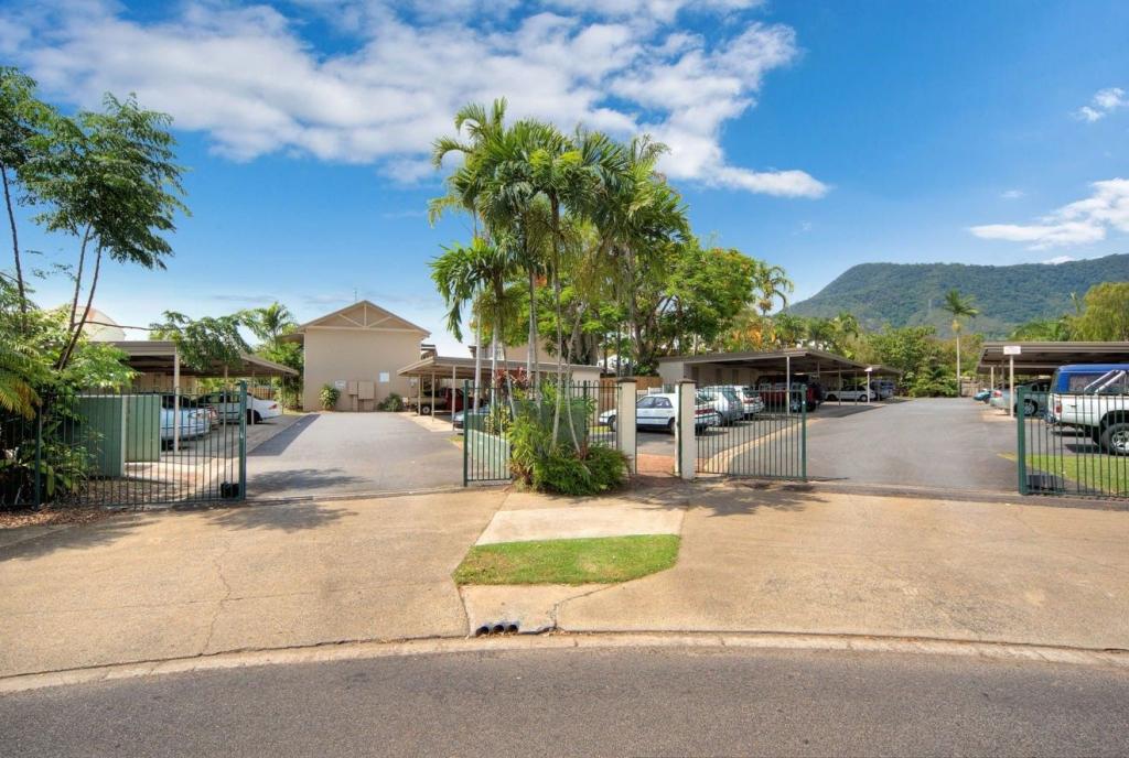 32/7-9 Charlotte Cl, Woree, QLD 4868