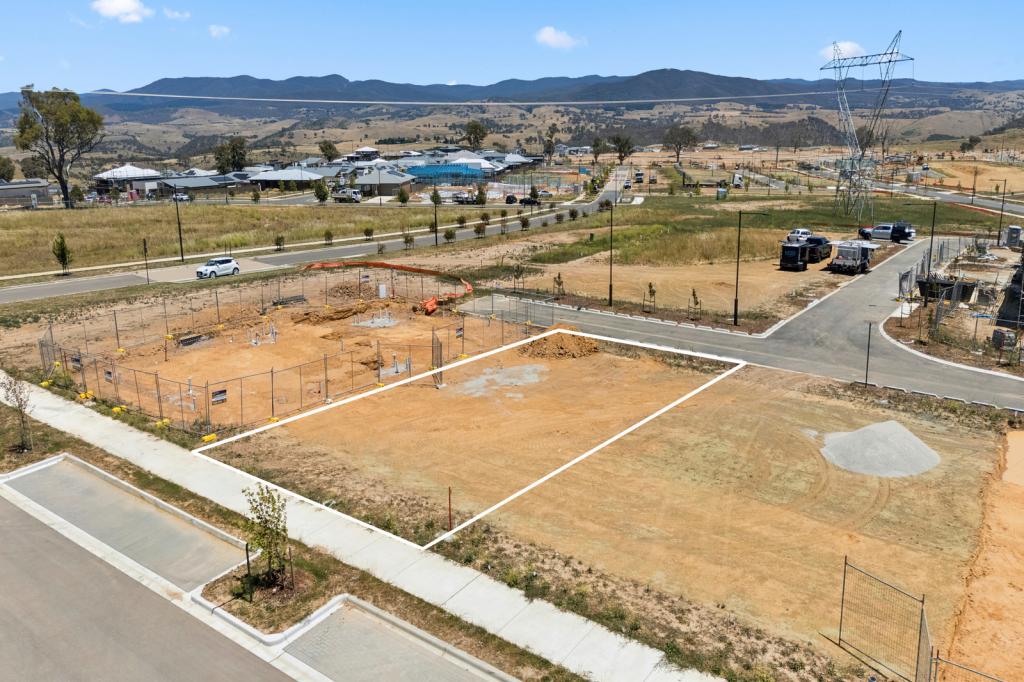 74 Annette St, Macnamara, ACT 2615