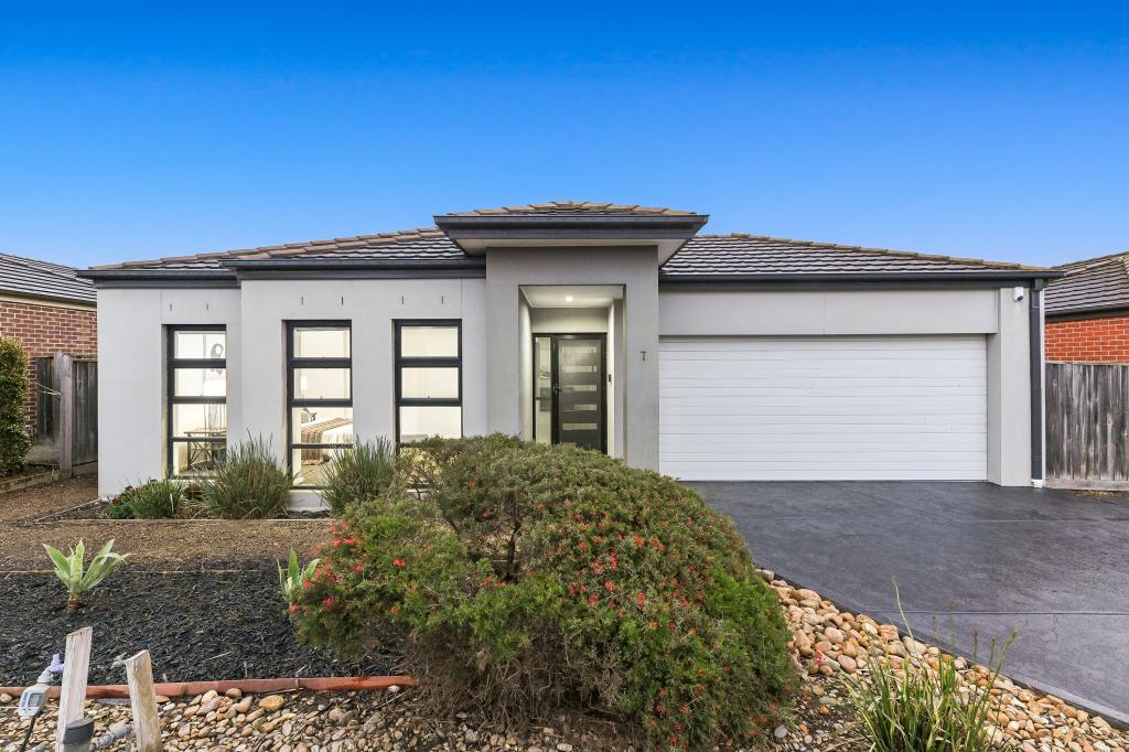 7 PASADENA BVD, CLYDE, VIC 3978