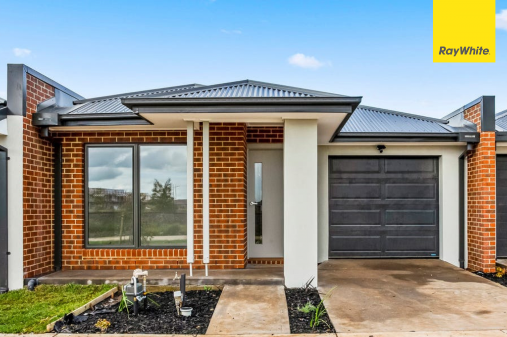 105 Bingham Cct, Thornhill Park, VIC 3335