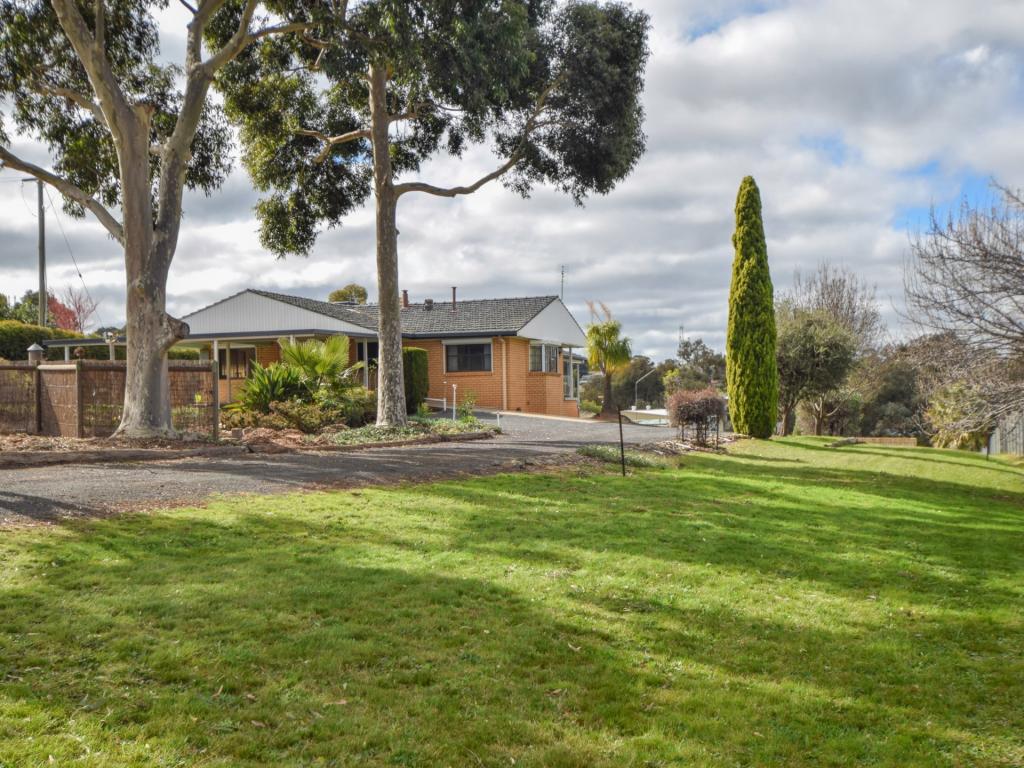 67 Fontenoy St, Young, NSW 2594