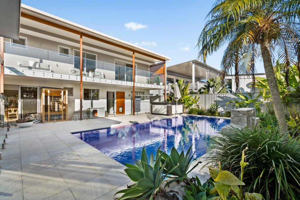 6 Budweiser St, Biggera Waters, QLD 4216