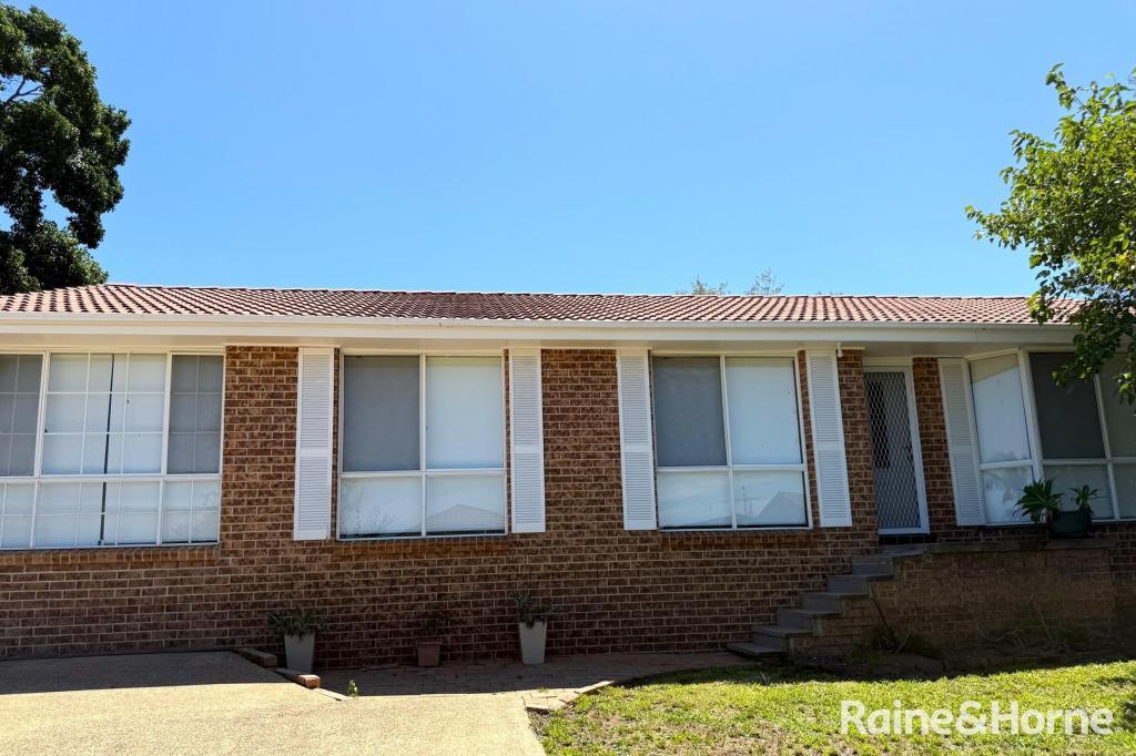 105 Harrow Rd, Glenfield, NSW 2167