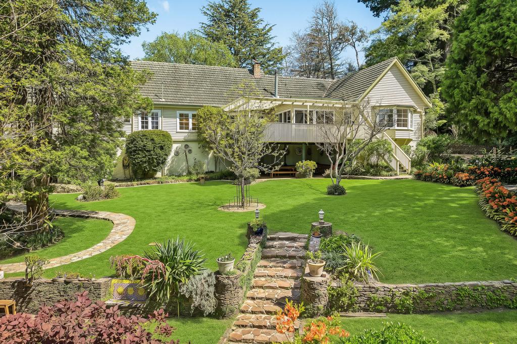 32 FITZROY ST, LEURA, NSW 2780