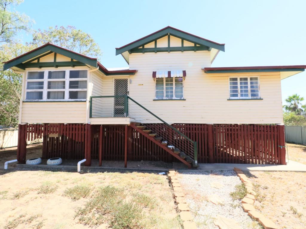 35 Bowen St, Roma, QLD 4455