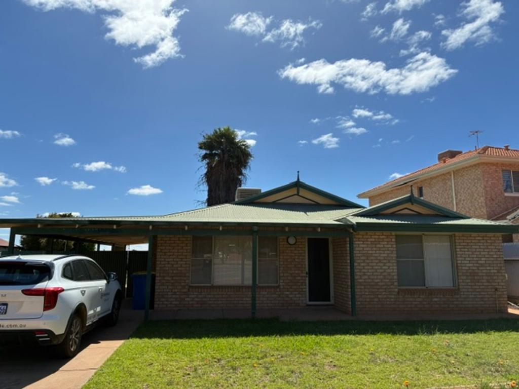 2 Geoffrey Stokes Pde, Kalgoorlie, WA 6430