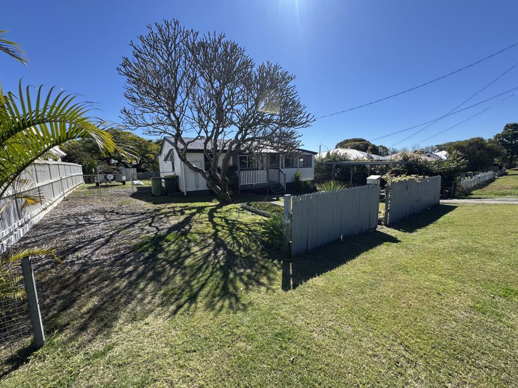 37 Frederick St, Newtown, QLD 4305