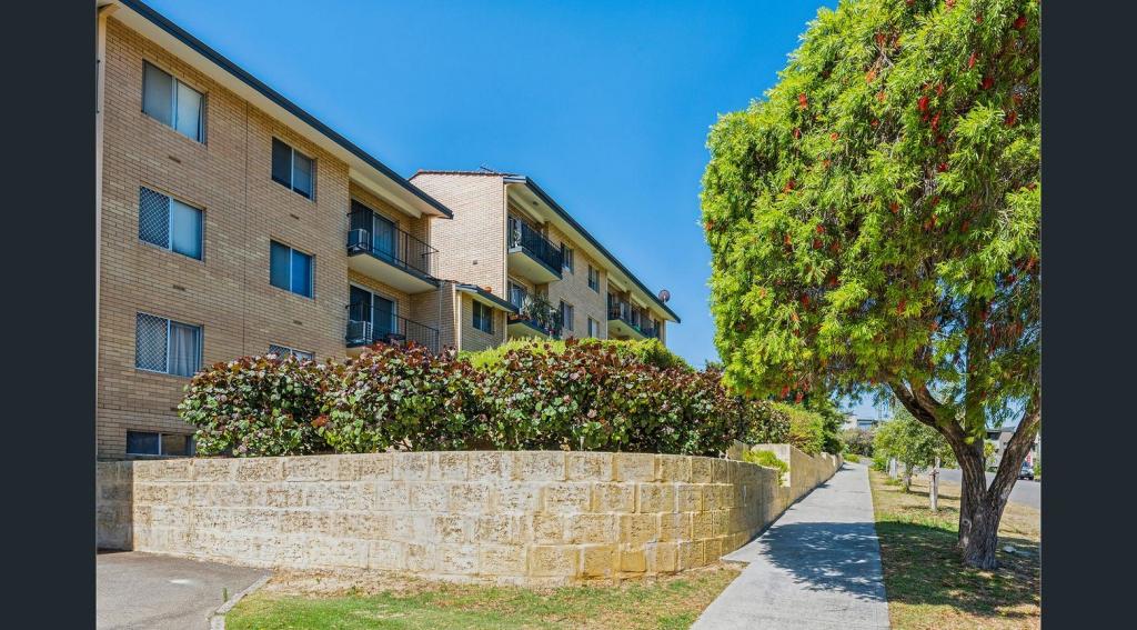 18/2 Russell Ave, North Perth, WA 6006