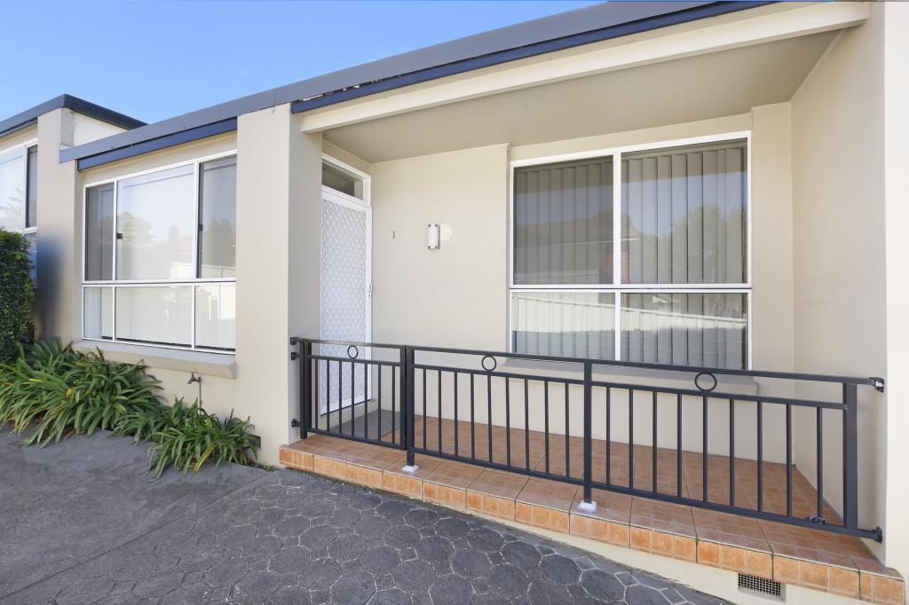 1/8 Buckle Cres, West Wollongong, NSW 2500