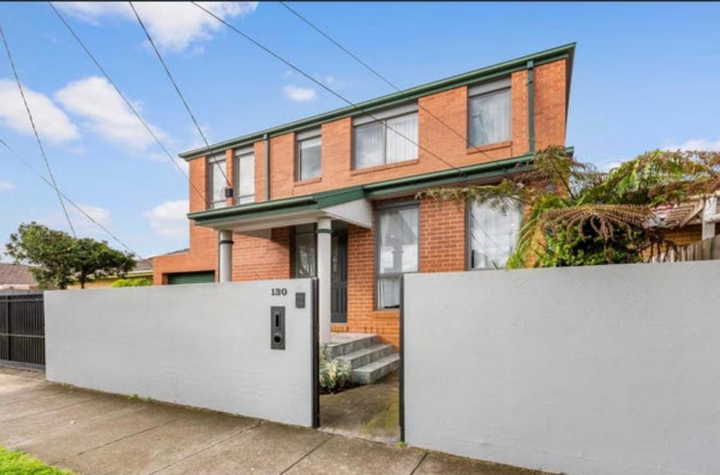 130 BIGNELL RD, BENTLEIGH EAST, VIC 3165