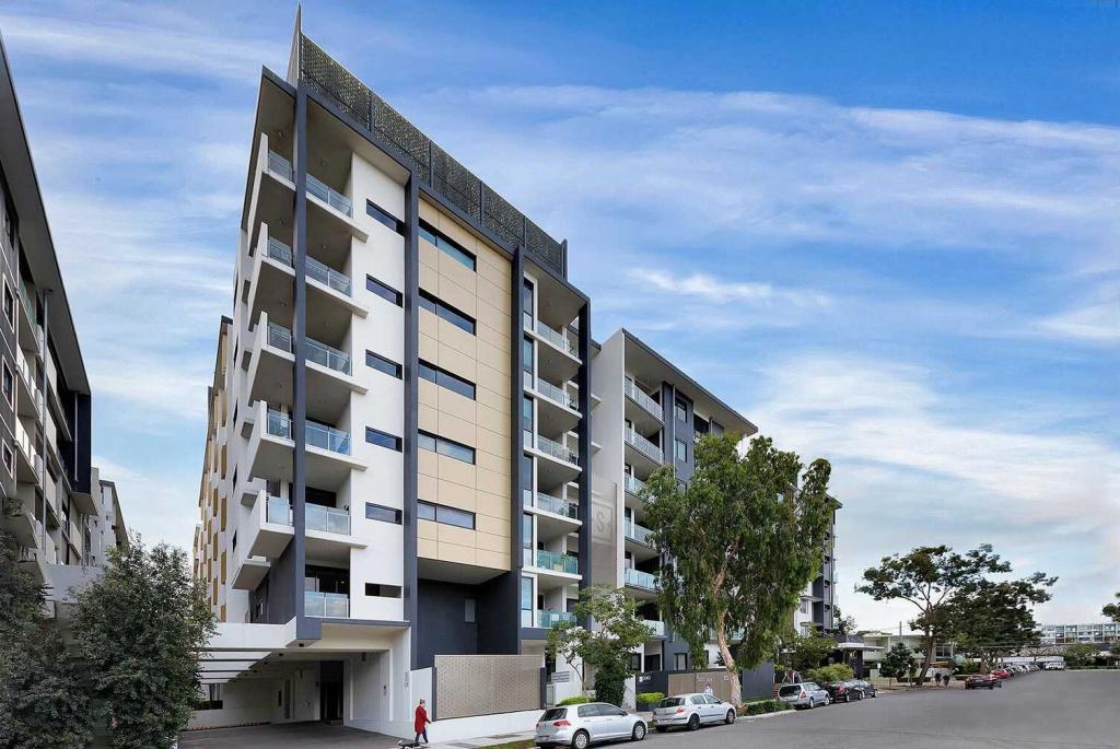 211/17 DUNCAN ST, WEST END, QLD 4101
