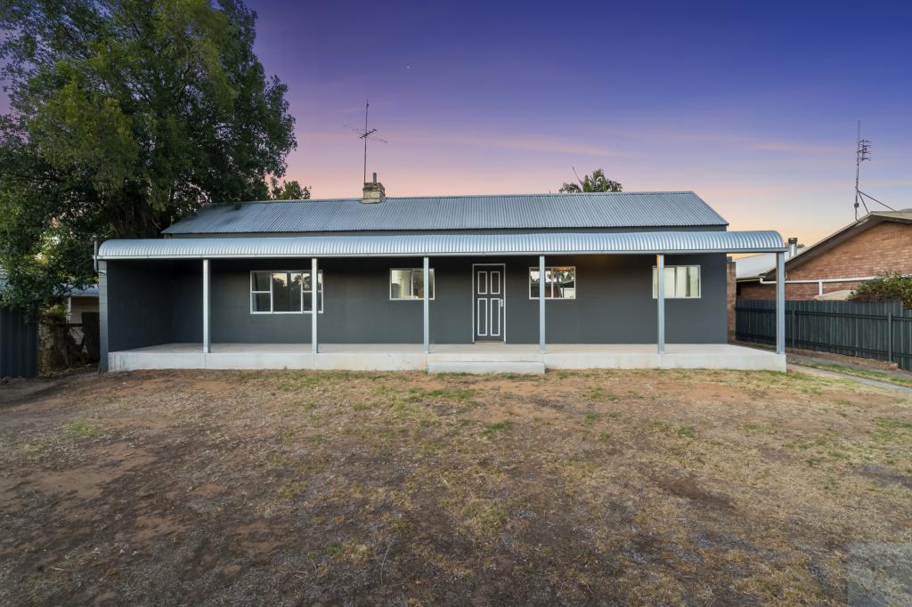 25 Hill St, Tocumwal, NSW 2714