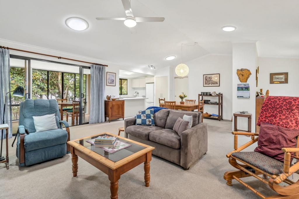 2/11 Sunnyside Ct, Maleny, QLD 4552