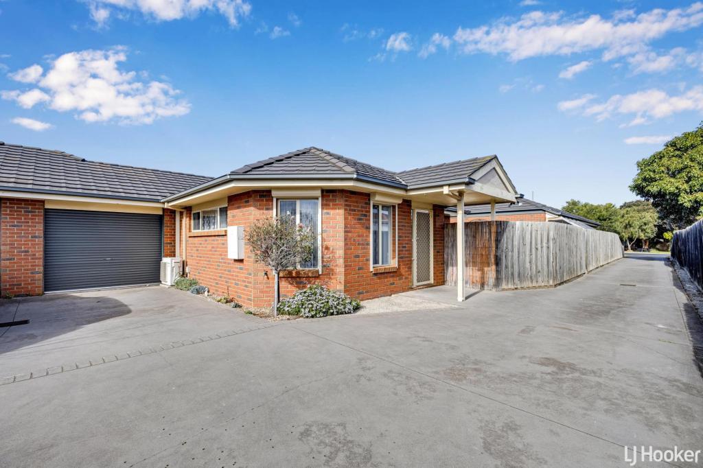 2/82 Barries Rd, Melton, VIC 3337