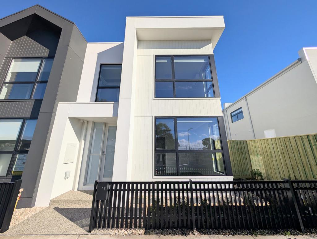 9 Buckwheat Walk, Mickleham, VIC 3064