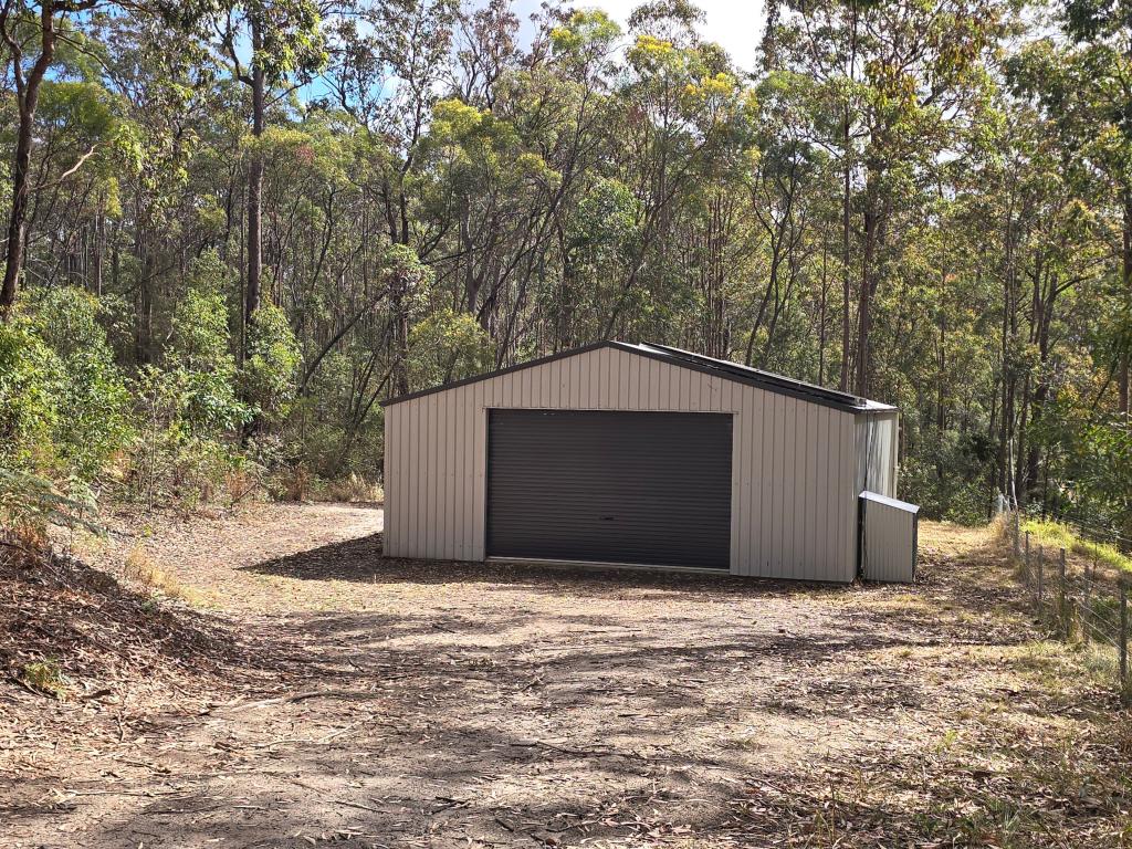 11 Pinnell Rd, Crows Nest, QLD 4355