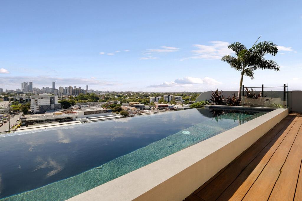 706 Jeavons Lane, Greenslopes, QLD 4120