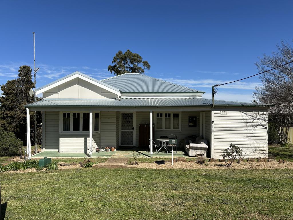 18 GILMORE ST, COOLAH, NSW 2843